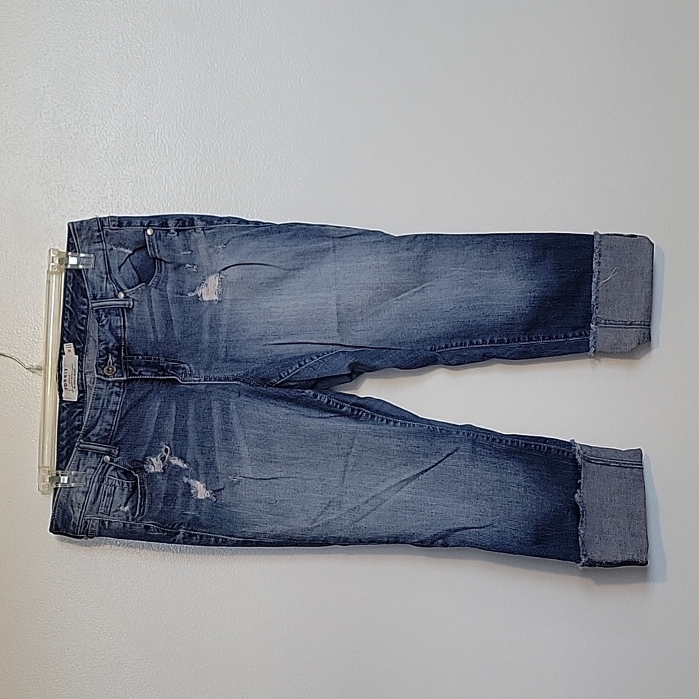 Torrid Jeans/ Cropped Pants size 16 stretch with tears
